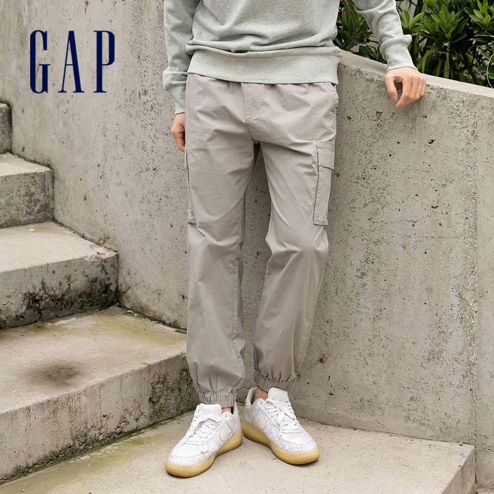 Gap 男裝 工裝口袋束口棉褲 輕透氣系列-煙灰色(808317)