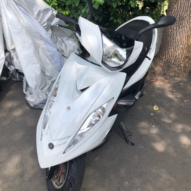 Gtr 二手機車白色17 6 蝦皮購物