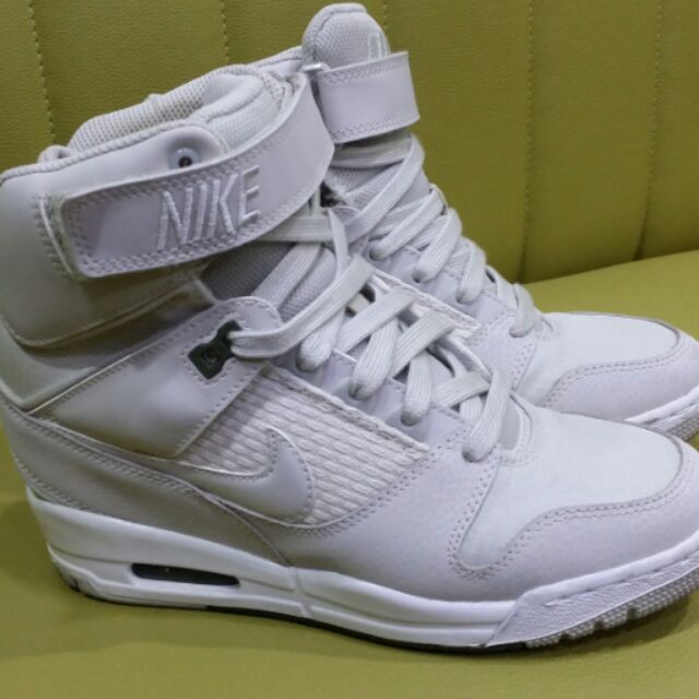 nike air revolution sky