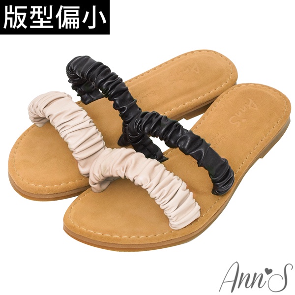 Ann’S水洗牛皮-雙色抓皺寬腳友善圓頭涼鞋-黑(版型偏小)