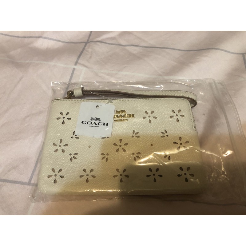 轉賣 COACH 雕花 手拿包～全新品