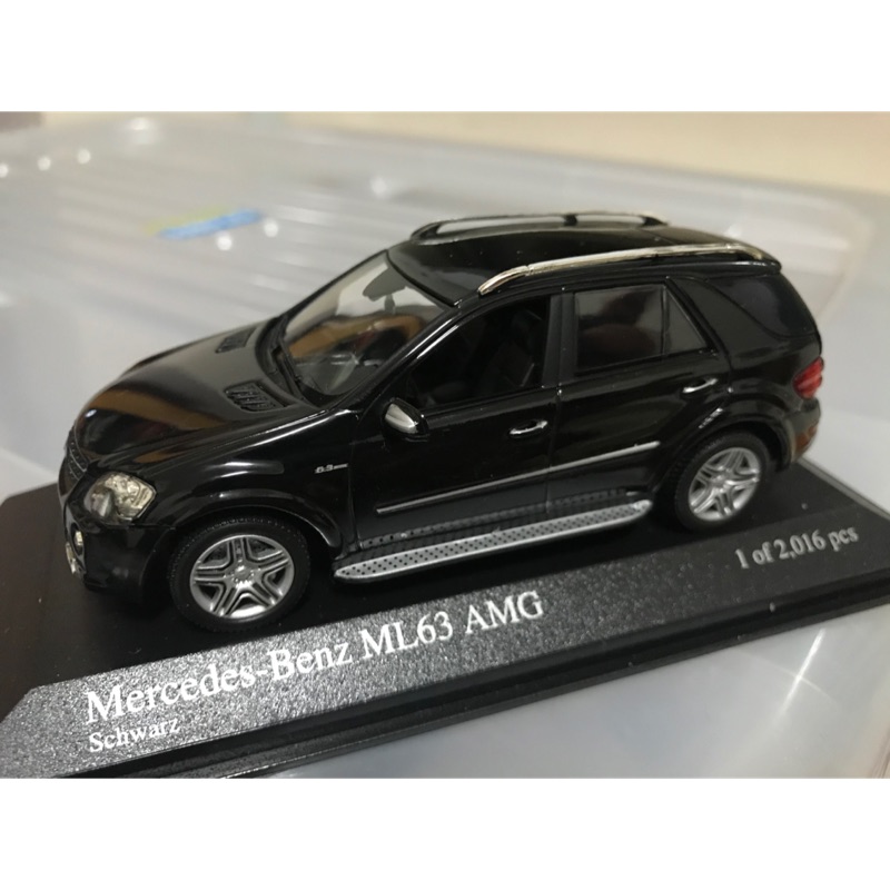 2—Mercedes-Benz ML63 AMG 1/43 模型車 黑色