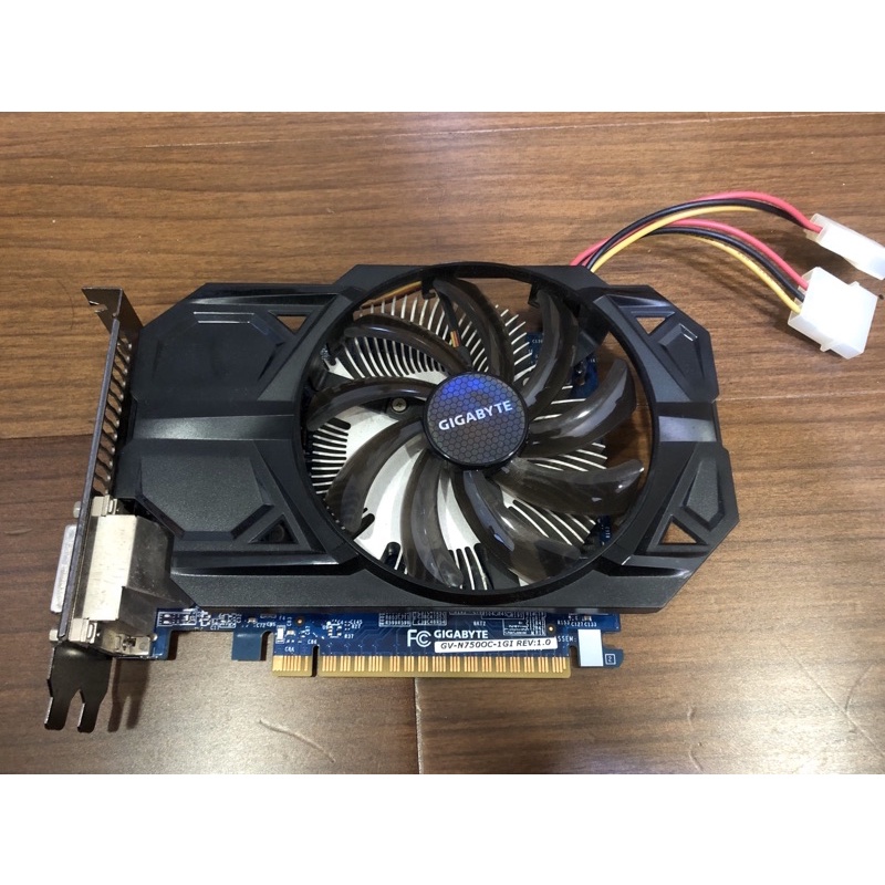 技嘉 GTX750顯示卡+電源線