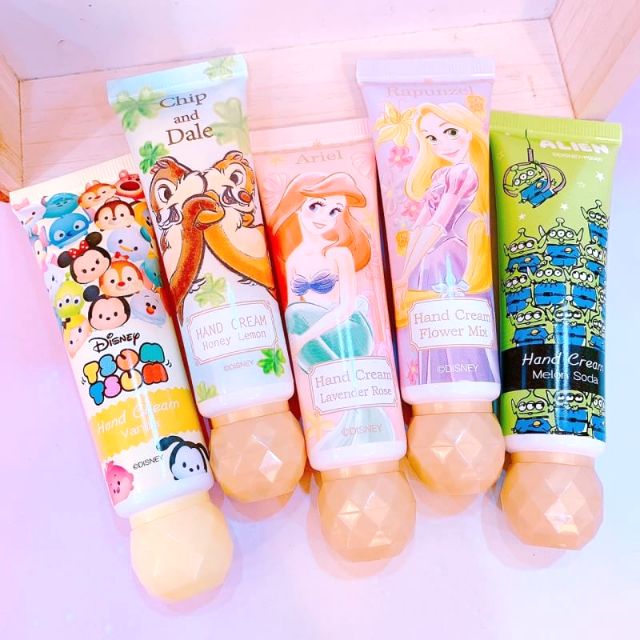 日本直送 迪士尼系列保濕護手霜 TSUM-香草 奇奇蒂蒂-蜂蜜檸檬 美人魚-薰衣草玫瑰 樂佩-花香 三眼怪-蜂蜜檸檬