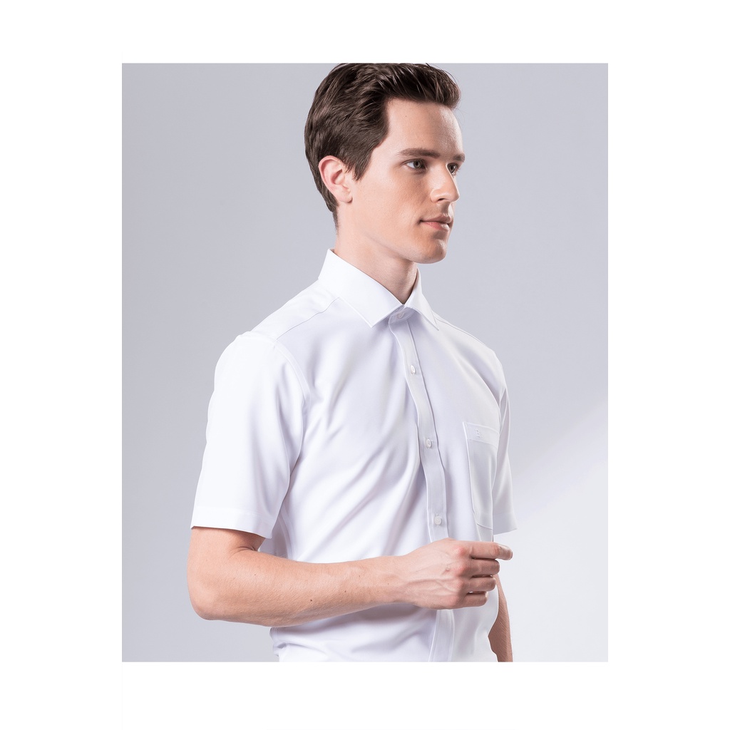 【羅德貝爾】白色素面短袖修身襯衫 / 抗皺 吸濕排汗