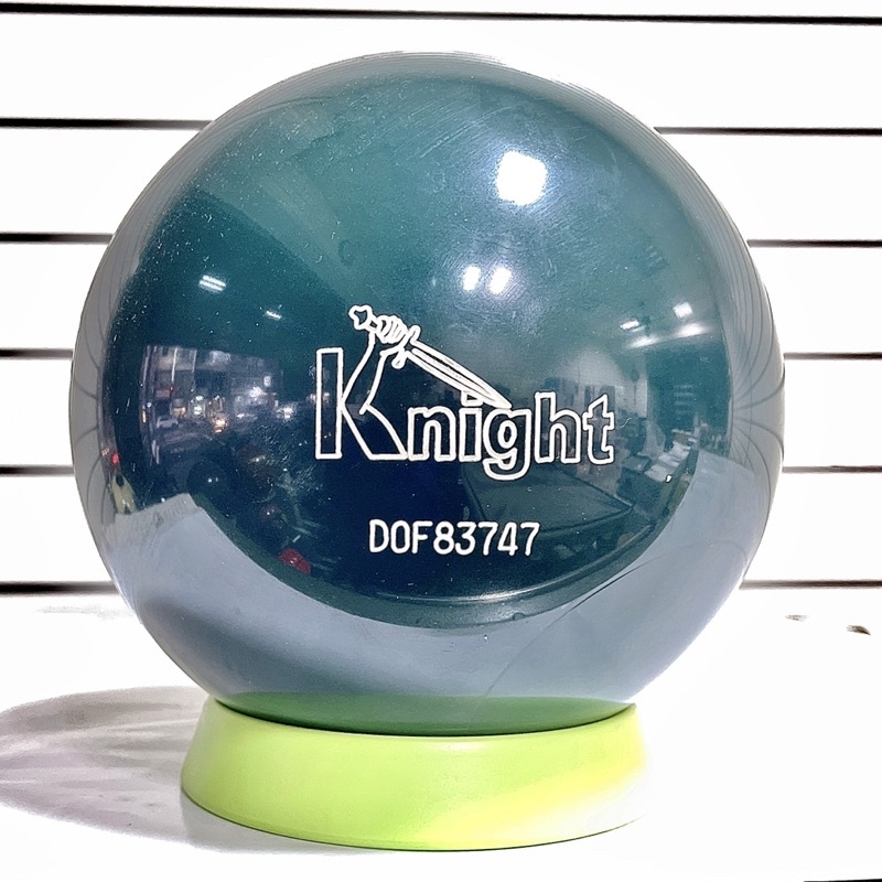 全新11磅「Knight抹綠」造型保齡球🎳