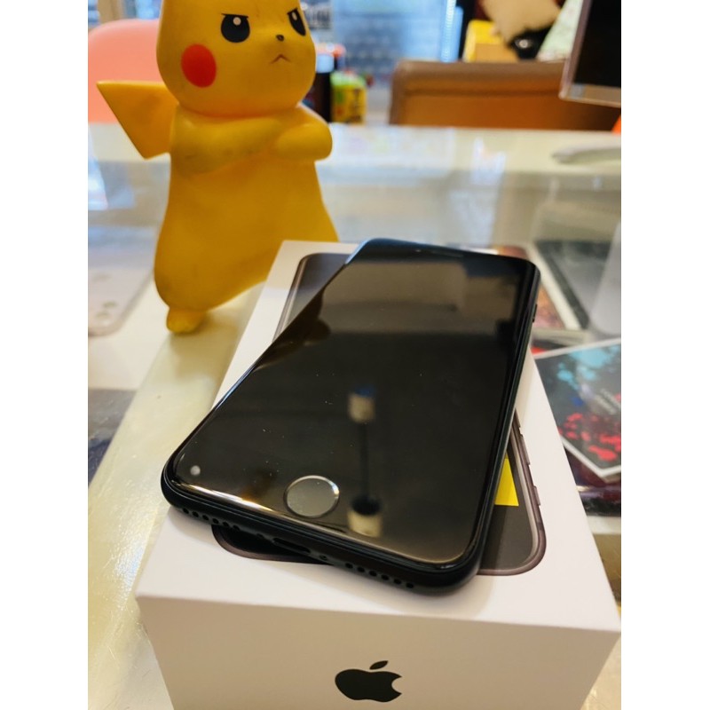 9.8新iphone Se2 128黑色 盒序一樣 功能正常 台灣公司 無拆修過=5500