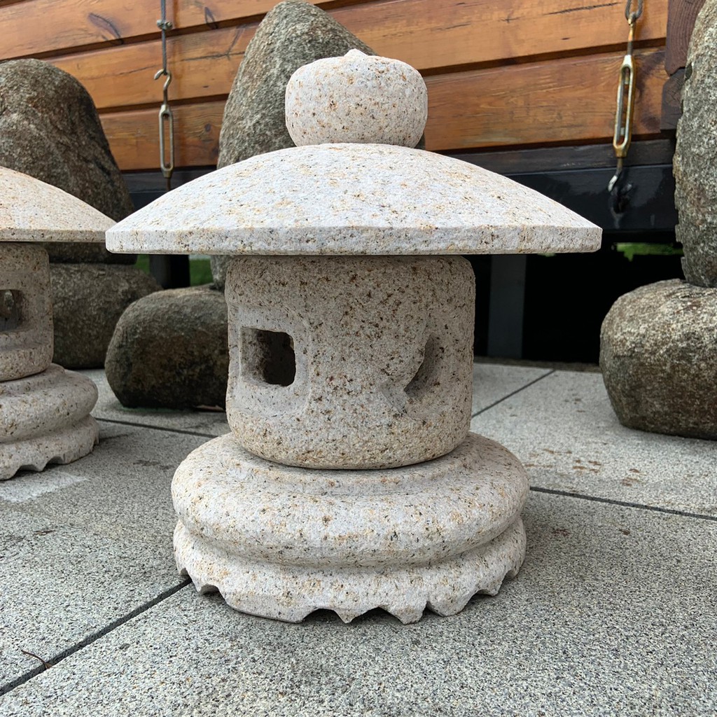 玉手型石燈 (燈具 日式 花崗 石 雕刻 景觀 造景 園藝)《金城堡》