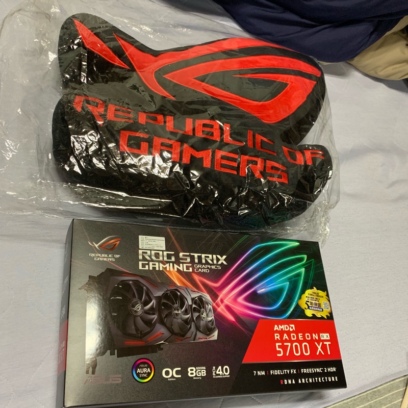全新未拆asus Rog Strix Rx 5700xt Rog抱枕60 70 80 蝦皮購物