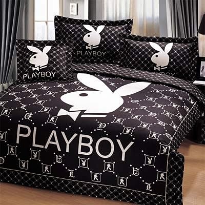 絕版出清~專櫃正品【PLAYBOY】經典時尚加大6×6.2鋪棉床包兩用被四件組-黑白~買到賺到!