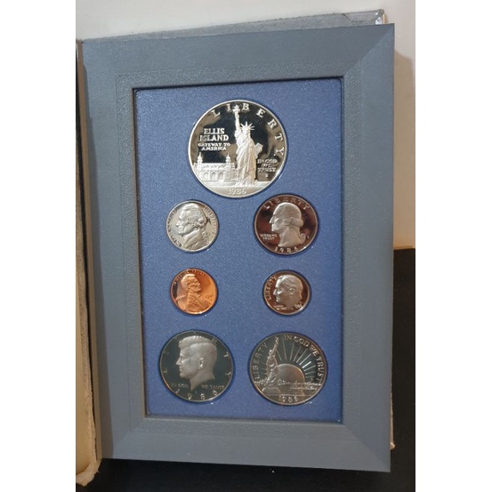 絕版品 美國1986自由女神套幣 精製幣 精鑄幣 內含1元銀幣/半元紀念幣/5個紀念幣 共7枚 盒證齊全