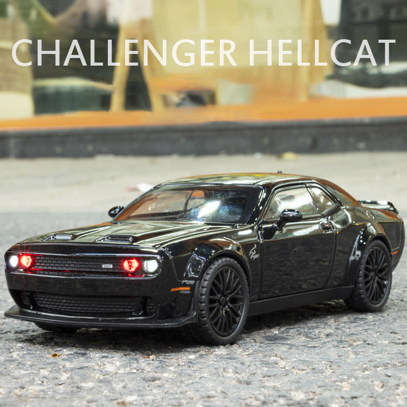 壓鑄汽車 1:32 道奇挑戰者 Hellcat SRT 肌肉汽車模型合金壓鑄玩具車帶底座