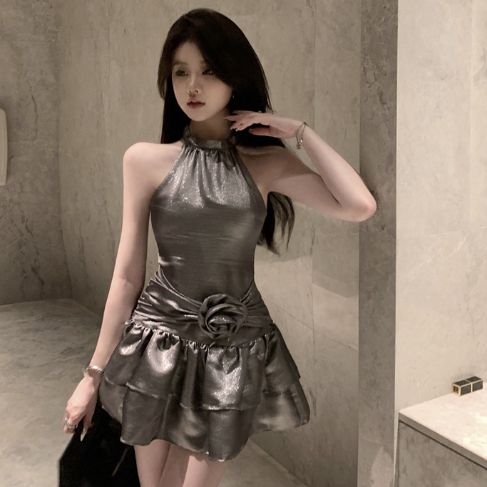 韓版高級性感緊身洋裝女裝緊身收腰金屬感銀色無袖掛脖洋裝