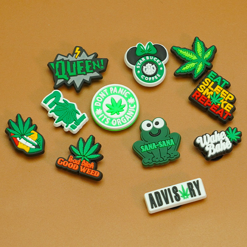 適用於 Crocs Jibbitz Pins 彩色楓葉 DIY 鞋魅力按鈕