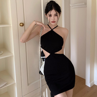 韓版氣質性感緊身洋裝女裝緊身收腰黑色大露背鏤空設計無袖包臀掛脖洋裝