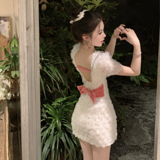 韓版性感辣妹白色洋裝女裝緊身收腰立體玫瑰花裝飾圓領短袖露背包臀緊身洋裝