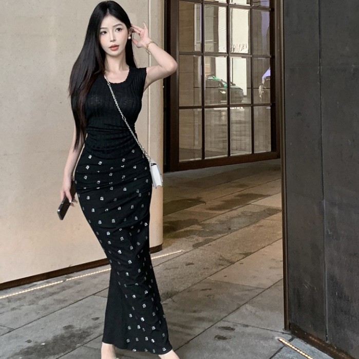 韓版時尚套裝女裝緊身彈力短版黑色針織微透吊帶背心+高腰中長款包臀水鑽亮片魚尾半身裙兩件套