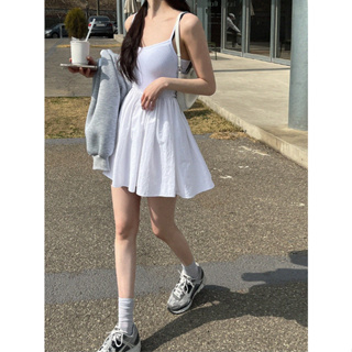 mistletoe 韓國chic簡約氣質清新休閒芭蕾設計感顯瘦吊帶短版洋裝 短版洋裝