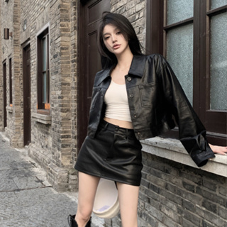 韓版時尚套裝女裝復古性感黑色單排扣短版pu皮長袖翻領短外套+高腰包臀pu半身裙兩件套