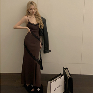 韓版時尚性感吊帶長裙女裝緊身收腰高級感設計感質拼接蕾絲中長款無袖魚尾洋裝