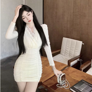 韓版時尚性感緊身洋裝女裝緊身收腰純欲性感蕾絲V領泡泡長袖包臀洋裝