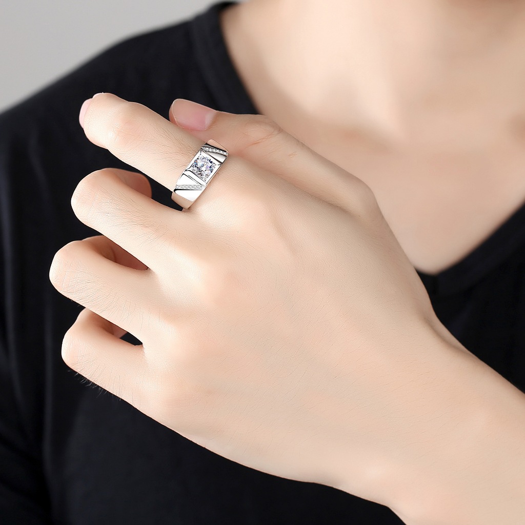 莫桑石鑽戒男士鑽石一克拉個性霸氣男戒光面求婚結婚戒指