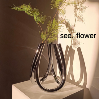 【SEE✿ FLOWER】簡約現代金屬六孔花器創意裝飾品幾何擺件板房客廳書房桌面 輕奢金屬管花器銀色藝術花瓶客廳電視櫃裝