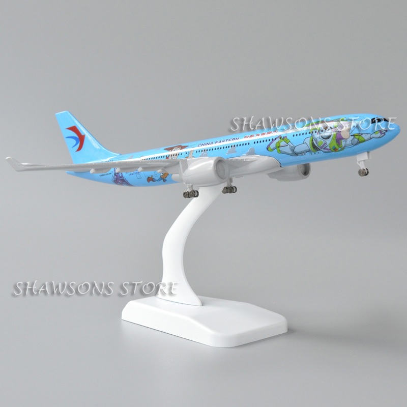 1:300 比例壓鑄金屬模型飛機玩具空客 A330 伍迪巴斯光年繪畫東方客機微型複製品