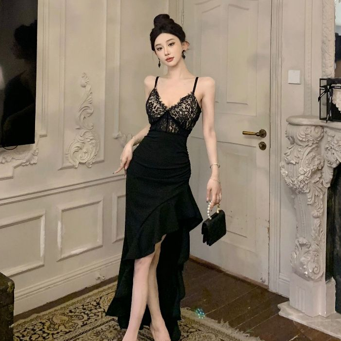 法式聚會派對性感吊帶長裙女裝緊身收腰蕾絲拼接不規則設計無袖中長款黑色洋裝
