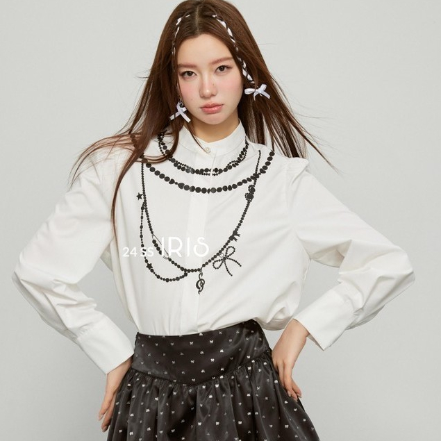 「原創設計」IRIS  x TRIL 系列 24新款少女系列IS111883 白色長袖珍珠項鍊印花襯衫