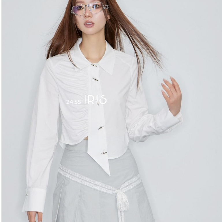 「原創設計」IRIS  x TRIL 系列 24新款  IS72216 高腰短版長袖白色領帶襯衫