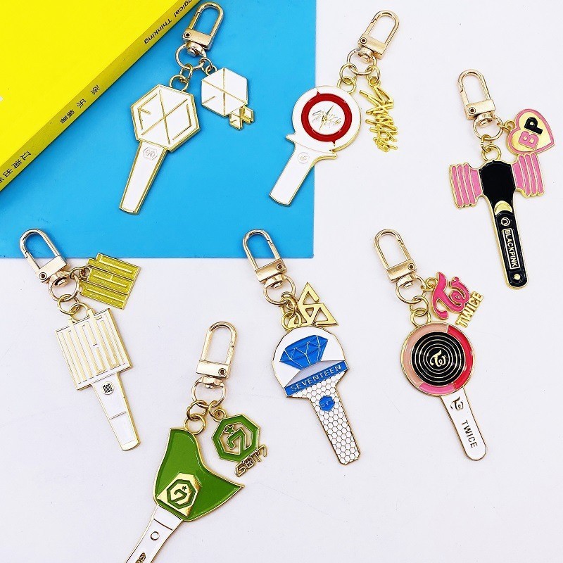 Kpop Blackpink EXO Straykids標誌鑰匙扣Twice En GOT7應援棒卡通鑰匙圈書包挂件禮物