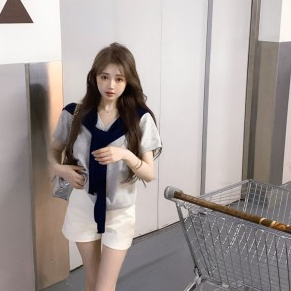 「NZN」韓版寶藍色披肩休閒純色短袖針織t恤米色短褲套裝(單獨出售)