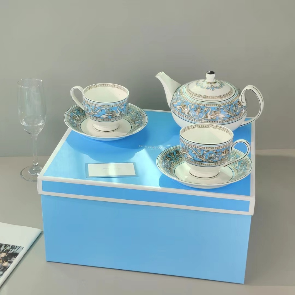 仙仙家 WEDGWOOD絲綢之路系列骨瓷高腳咖啡杯碟 雙杯碟+茶壺套裝 禮盒裝
