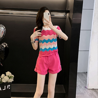 韓版休閒時尚套裝女裝緊身短版有彈性彩虹條紋圓領短袖針織T恤+高腰直筒粉色短褲兩件套