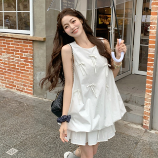 韓版休閒時尚白色純棉套裝女裝寬鬆立體蝴蝶結裝飾圓領無袖上衣+高腰白色百褶裙兩件套