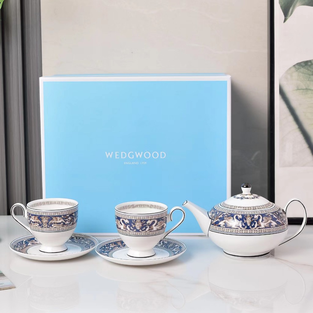 仙仙家 新款顏色WEDGWOOD絲綢之路系列骨瓷高腳咖啡杯碟 雙杯碟+茶壺套裝 禮盒裝