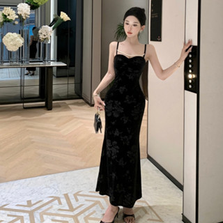 法式聚會派對性感黑色絲絨吊帶長裙女裝緊身收腰高階設計無袖中長款緊身洋裝