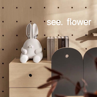 【SEE✿ FLOWER】簡約現代卡通創意軟裝家居樹脂耳機兔擺件 客廳書房玄關桌面裝飾品 北歐創意輕奢風擺飾 客廳玄關