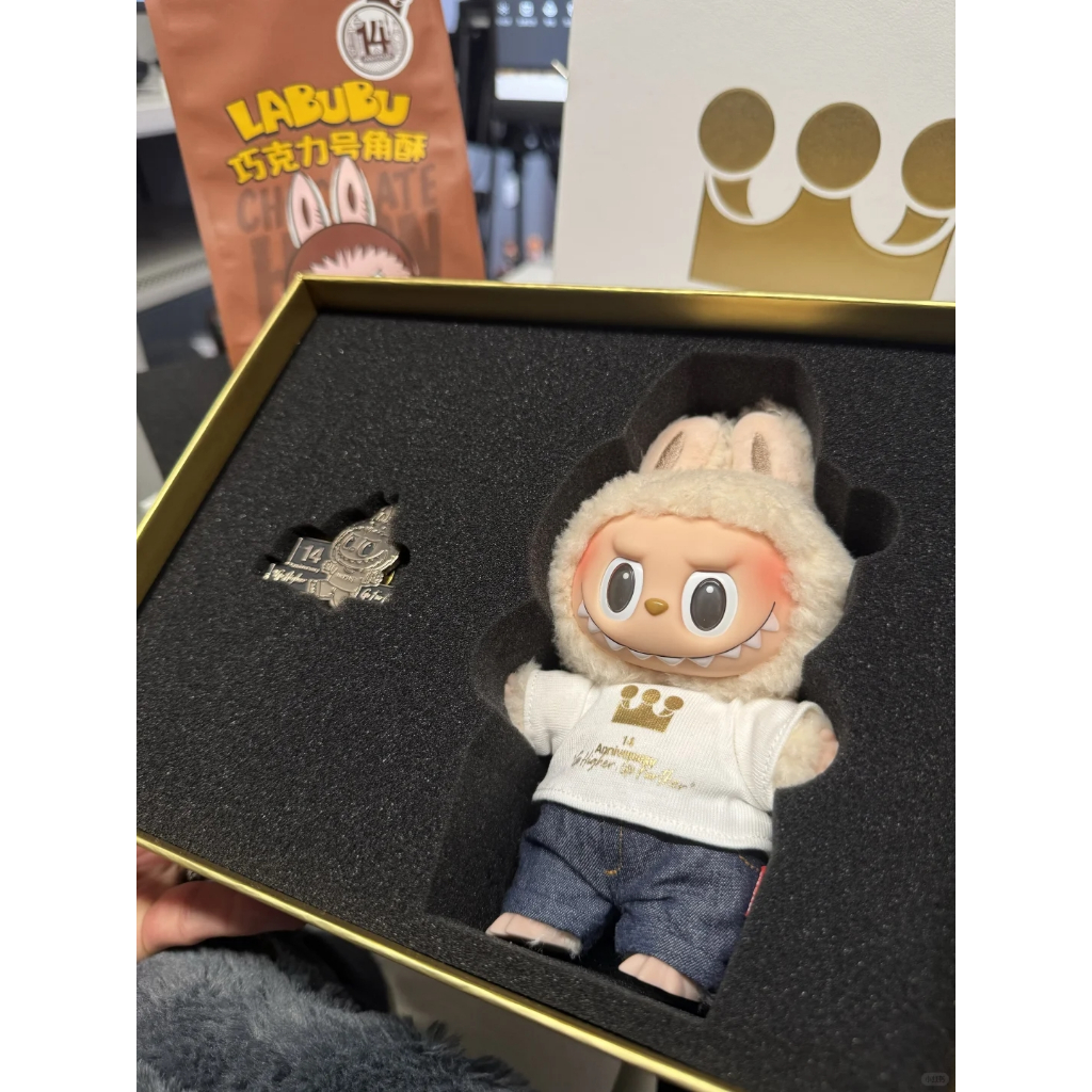 POP MART 14週年員工限定labubu搪膠吊飾  泡泡瑪特搪膠毛絨公仔吊飾 拉布布吊飾 禮物盲盒潮玩 1:1頂級