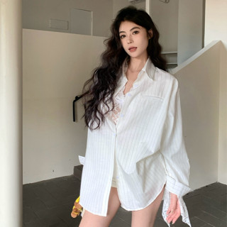 韓版街頭潮流時尚套裝女裝緊身性感V領蕾絲上衣+條紋寬鬆防曬襯衫兩件套