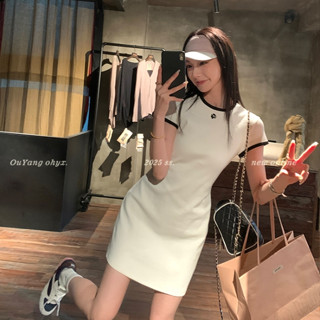 韓版夏季新品旅行度假休閒米白色針織洋裝女裝緊身圓領短袖緊身洋裝