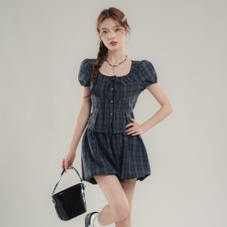 韓版夏季新品街頭潮流格紋時尚套裝女裝緊身圓領短袖單排扣綁帶上衣+高腰寬版短褲兩件套