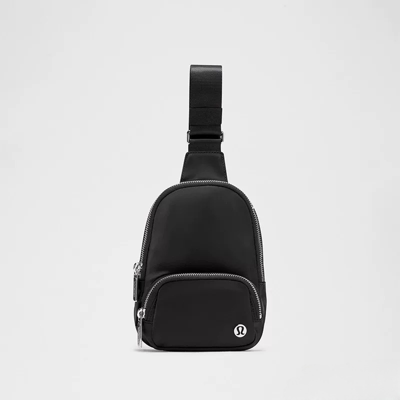 Lululemon Everywhere 小號單肩包 2L