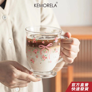 KEMORELA 16 盎司玻璃咖啡杯 2 件套 - 帶把手的透明花朵玫瑰蝴蝶結圖案杯,用於熱/冰飲料、茶、拿鐵、卡布奇