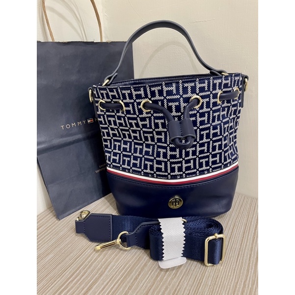 正品TOMMY HILFIGER 束口小水桶(肩背、側背水桶包)