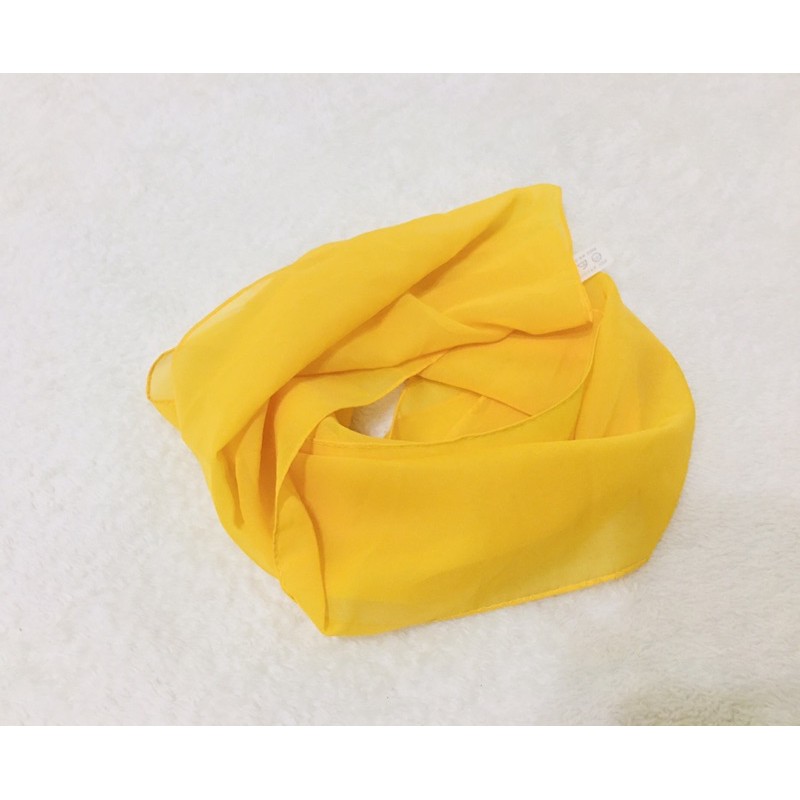 （全新）日本製 芥黃色純色素面透光絲質圍巾 長版絲巾