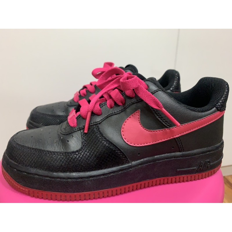 Nike WMNS AIR FORCE 1’07 復古休閒鞋 桃紅黑