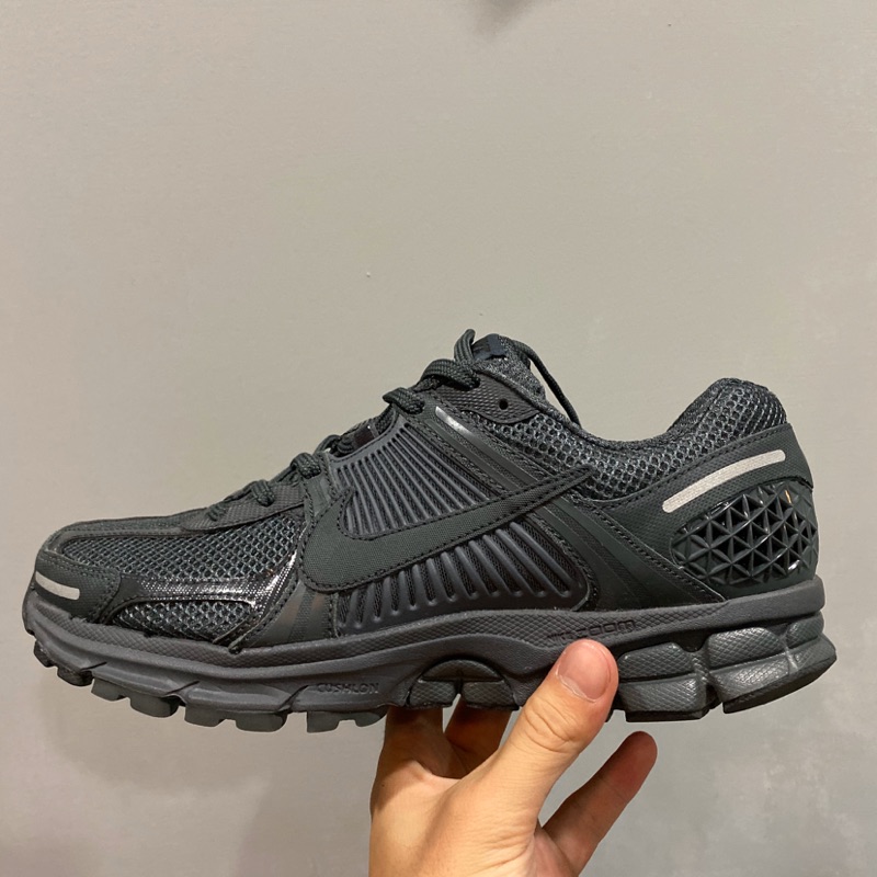 Nike zoom vomero5 深灰 全黑 黑鞋 氣墊鞋 慢跑鞋 BV1358-002