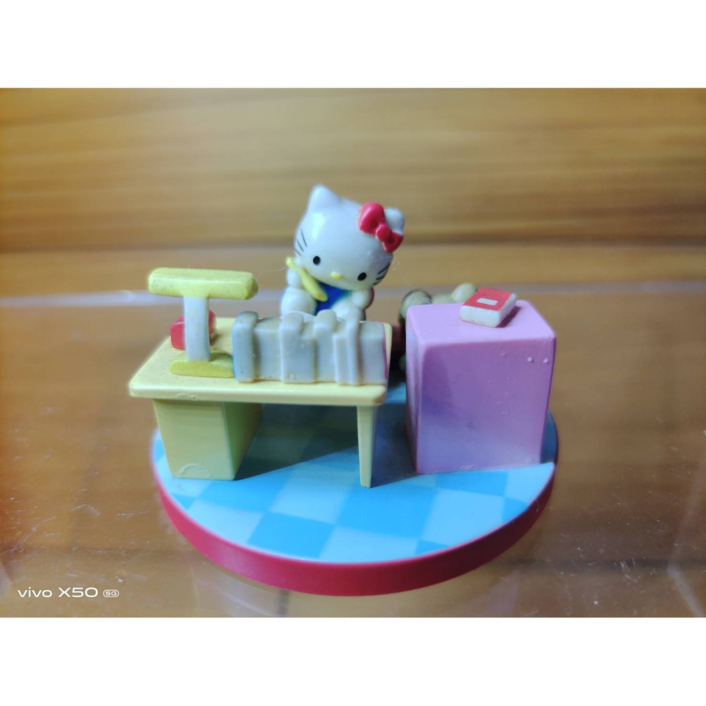 柯先生日本館早期2005年絕版三麗鷗正版三麗凱蒂貓 KITTY 場景讀書篇食玩之前放玩具櫃擺飾過 珍藏品台灣相當少見
